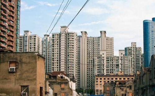 武汉住宅爆料事件视频曝光,揭露楼顶违建背后的真相